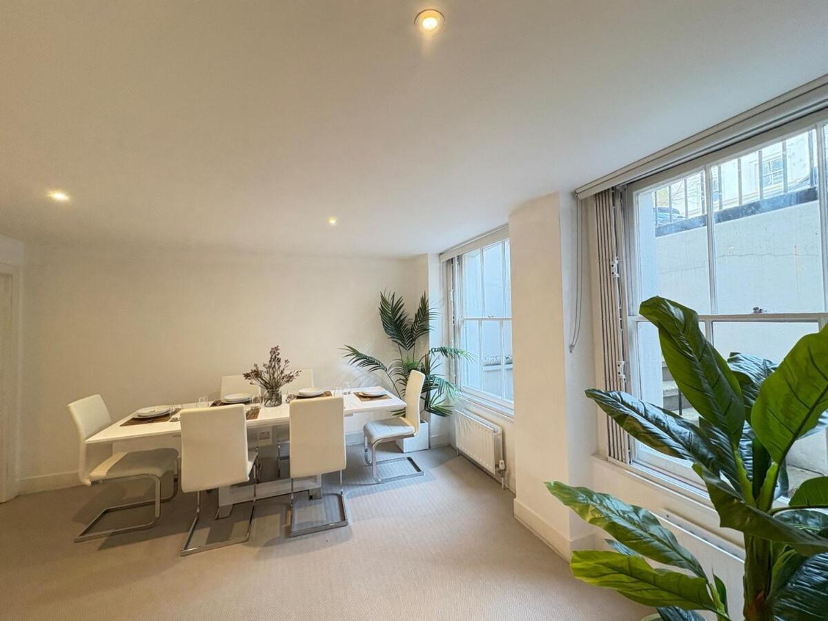 Sophisticated 2 Bed Apartment, Hyde Park * London