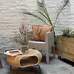 Sophisticated 2 Bed Apartment, Hyde Park