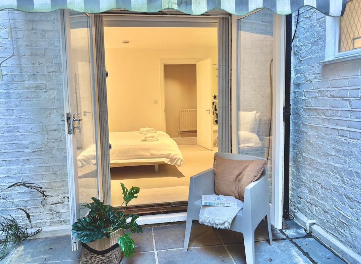 Sophisticated 2 Bed Apartment, Hyde Park
