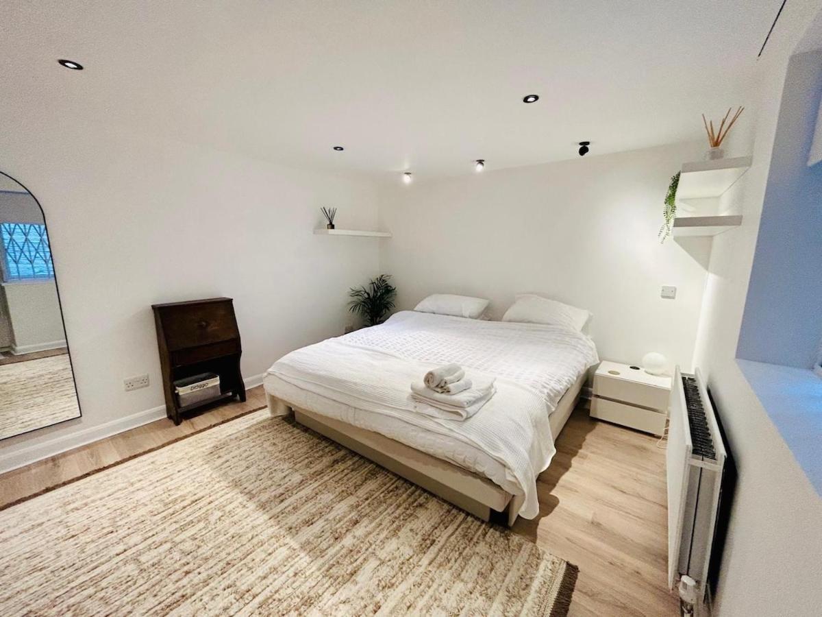 Sophisticated 2 Bed Apartment, Hyde Park Londra