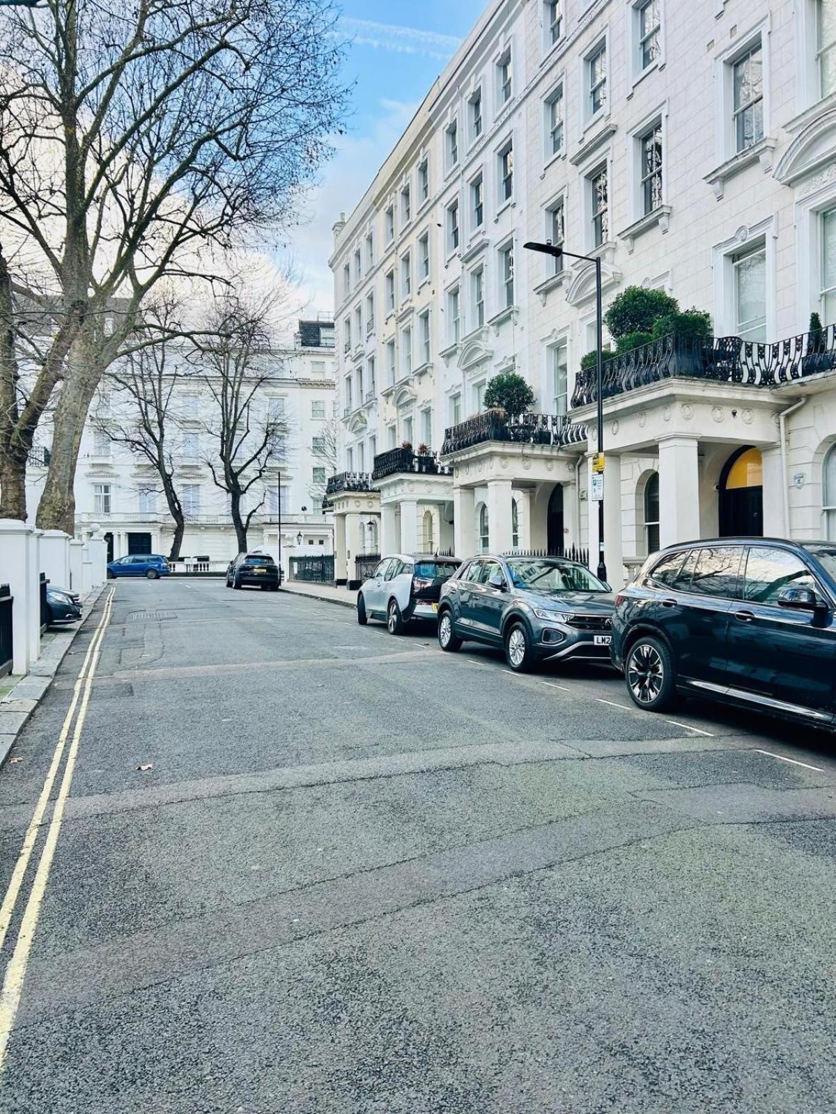 Sophisticated 2 Bed Apartment, Hyde Park *