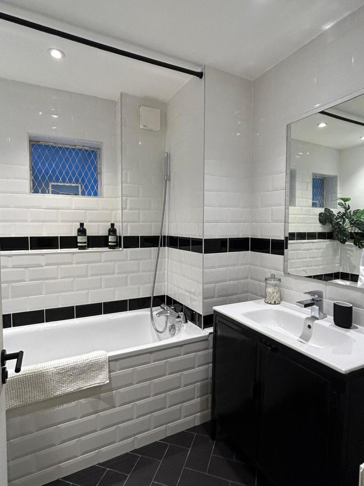 Sophisticated 2 Bed Apartment, Hyde Park * Londra