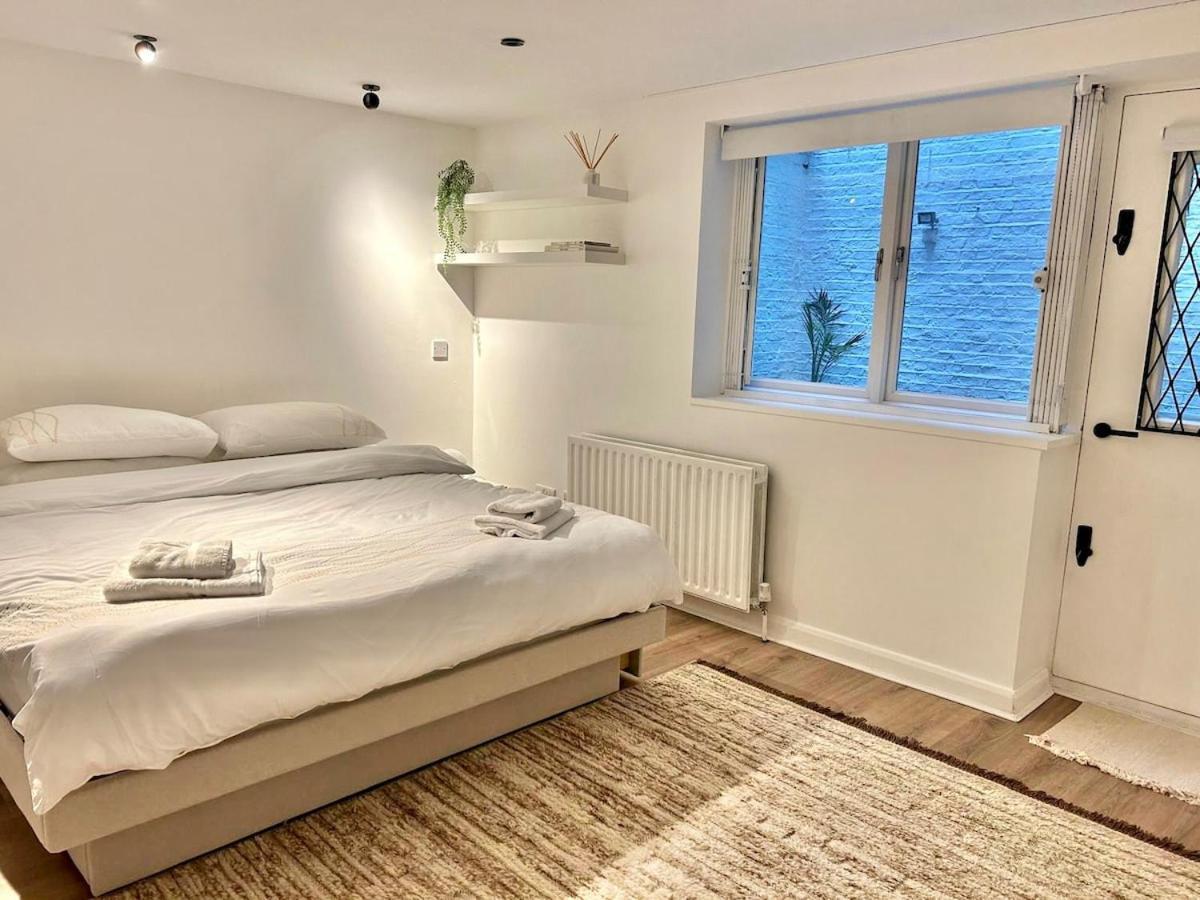 Sophisticated 2 Bed Apartment, Hyde Park